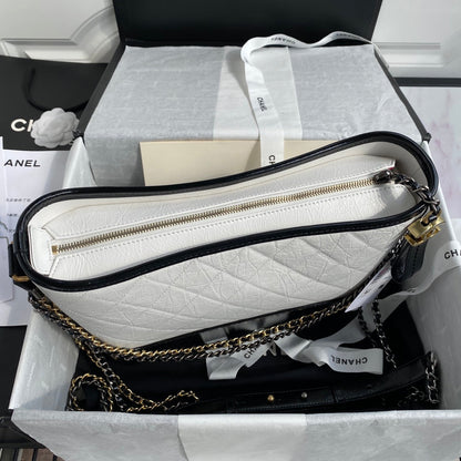 SAC HOBO CC GABRIELLE MEDIUM 28 EN PEAU DE VEAU NOIRE MÉLANGE BLANC