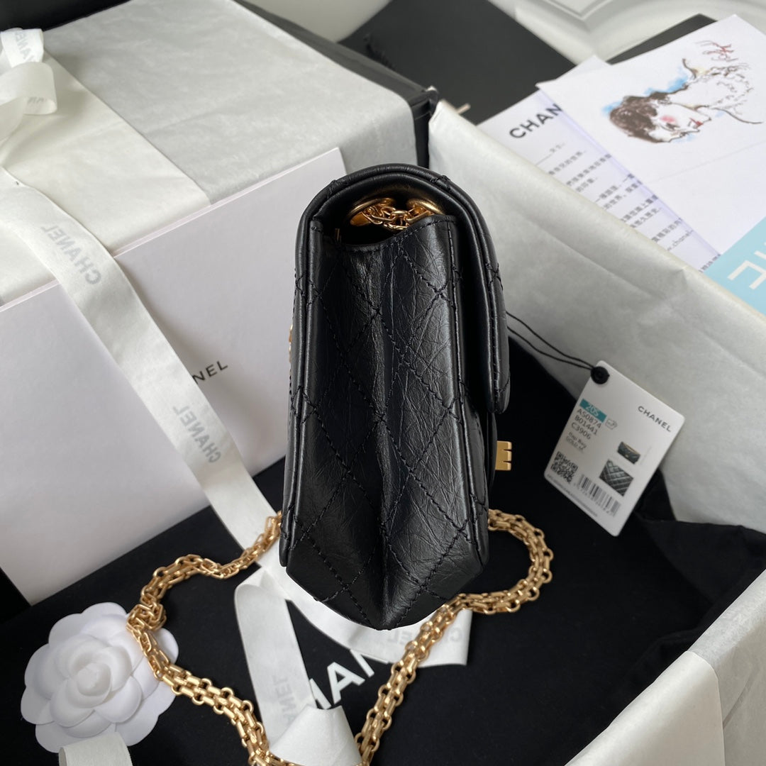 SAC À RABAT 20 EN CUIR DE VEAU NOIR CHAÎNE DORÉE