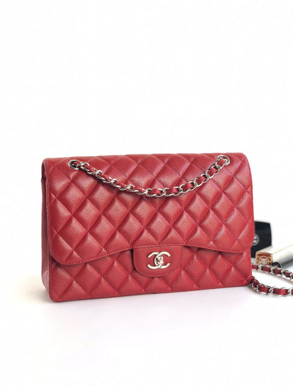 SAC À RABAT JUMBO 30CM ROUGE CAVIAR MÉTAL ARGENTÉ