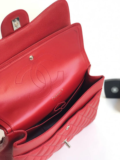 SAC À RABAT JUMBO 30CM ROUGE CAVIAR MÉTAL ARGENTÉ