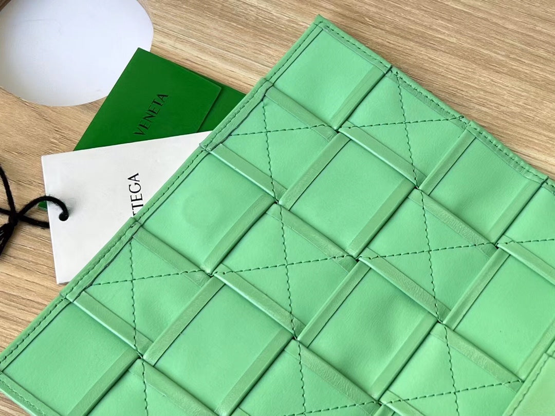 PETITE CASSETTE 23 EN CUIR DE VEAU VERT CLAIR
