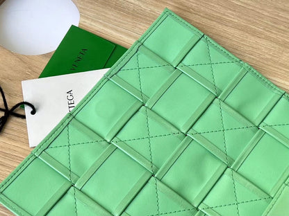 PETITE CASSETTE 23 EN CUIR DE VEAU VERT CLAIR