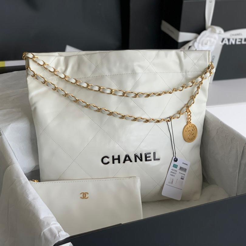 SAC À MAIN CC LARGE 42 EN CUIR DE VEAU BRILLANT BLANC ET QUINCAILLERIE DORÉE