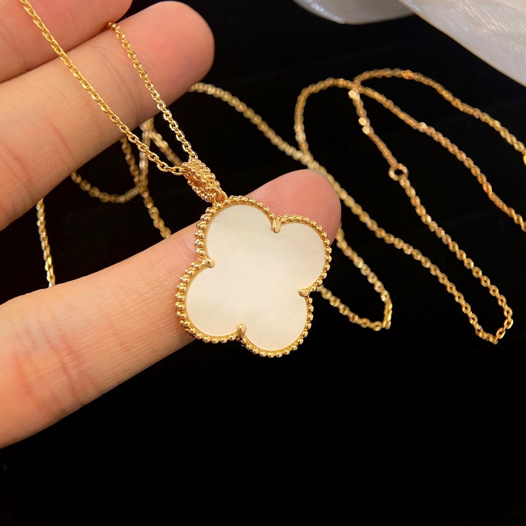 [Shinejoy]CLOVER 25MM MOP LARGE PENDANT NECKLACE