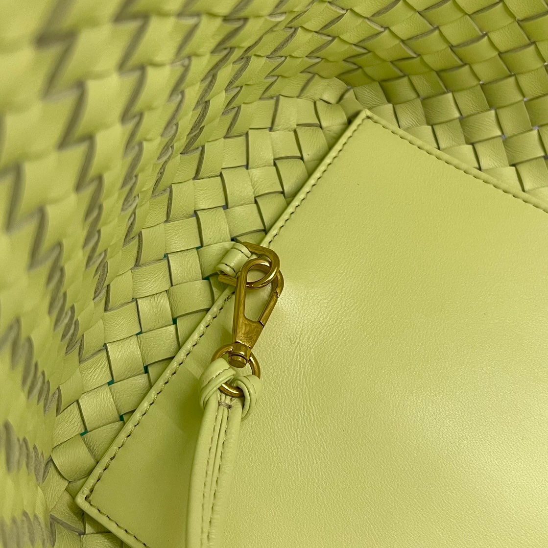 GRAND CABAS 51 EN AGNEAU JAUNE PASTEL