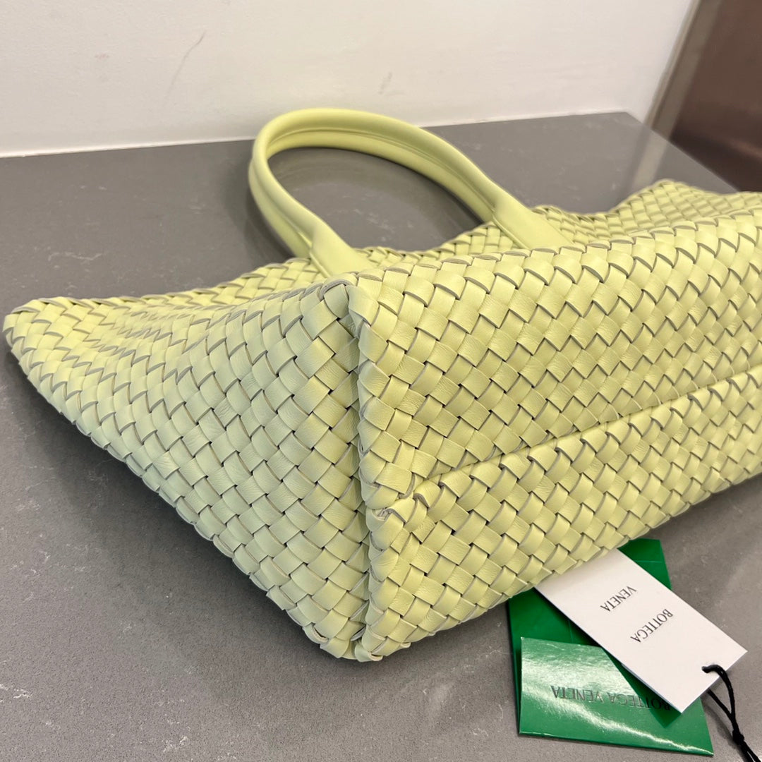 GRAND CABAS 51 EN AGNEAU JAUNE PASTEL