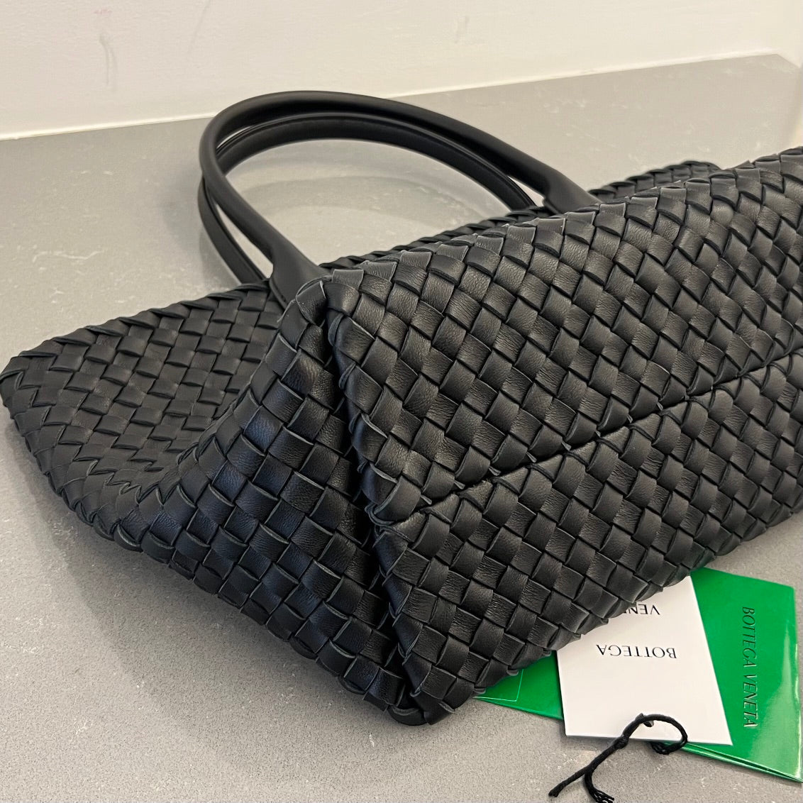 PETIT CABAS 32 EN AGNEAU NOIR