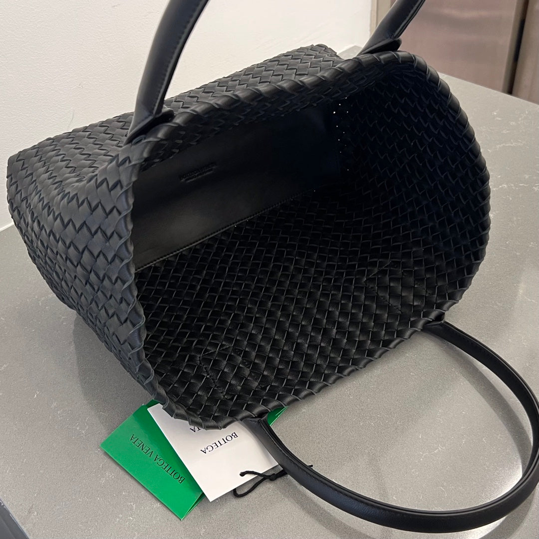 PETIT CABAS 32 EN AGNEAU NOIR