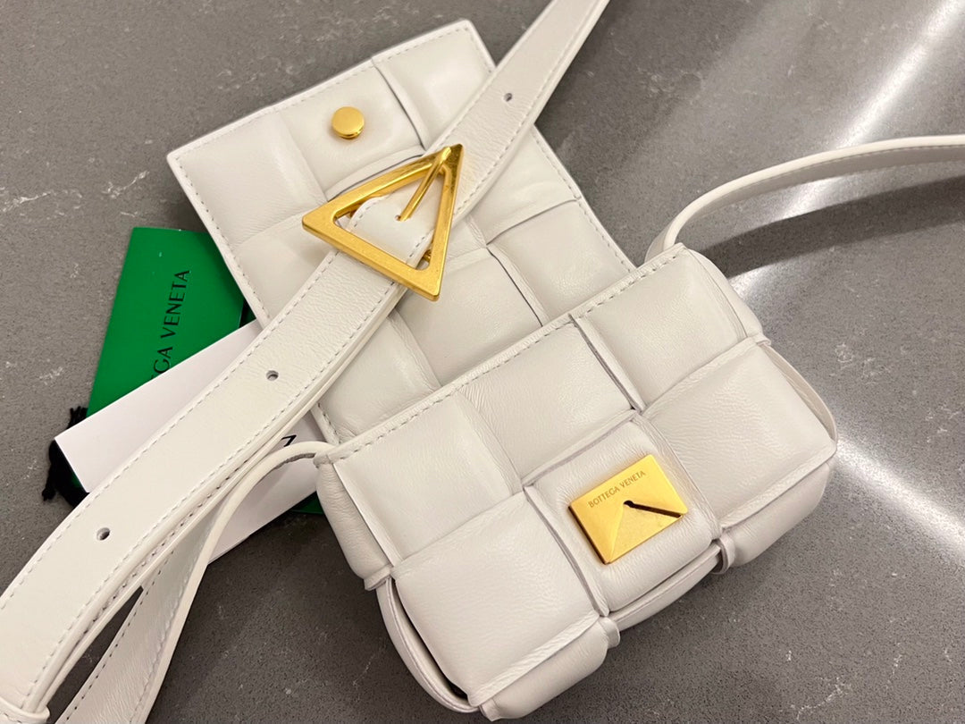 MINI CASSETTE 12 EN AGNEAU BLANC