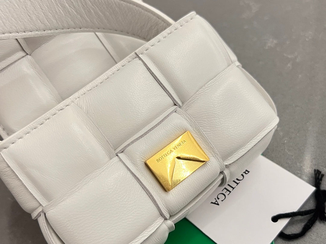 MINI CASSETTE 12 EN AGNEAU BLANC