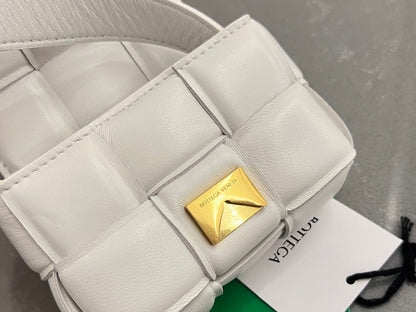 MINI CASSETTE 12 EN AGNEAU BLANC