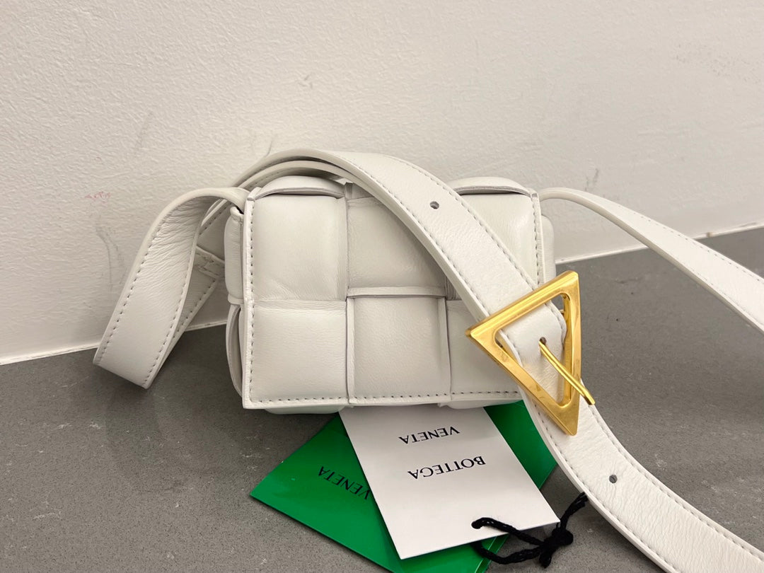 MINI CASSETTE 12 EN AGNEAU BLANC