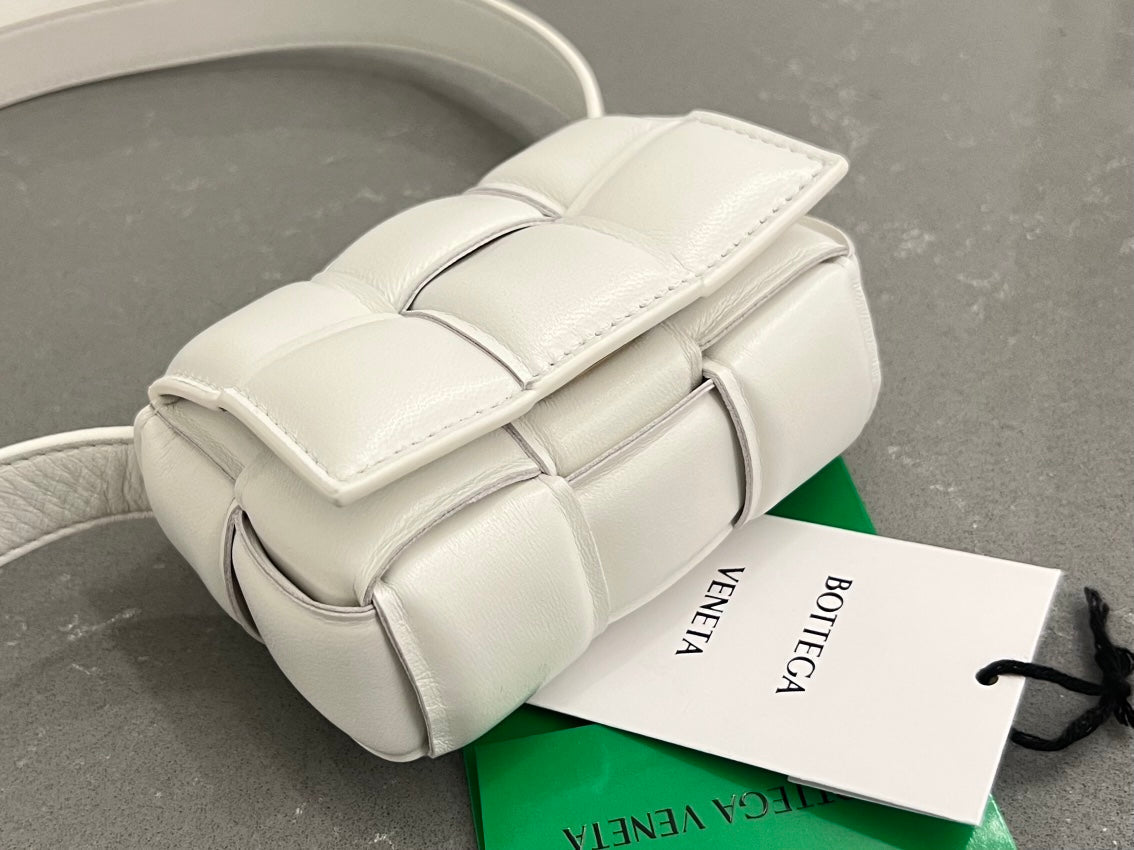 MINI CASSETTE 12 EN AGNEAU BLANC