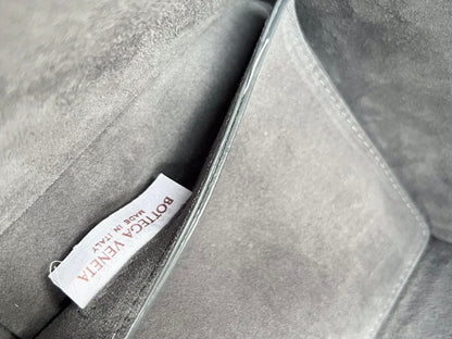 SAC CABAS ARCO 36 EN CUIR DE VEAU GRIS TROUTE