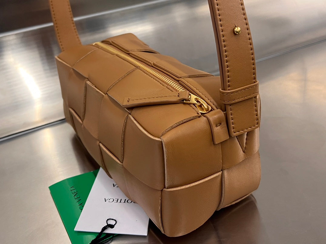 CASSETTE BRICK 28 EN CUIR DE VEAU BRUN BRONZE