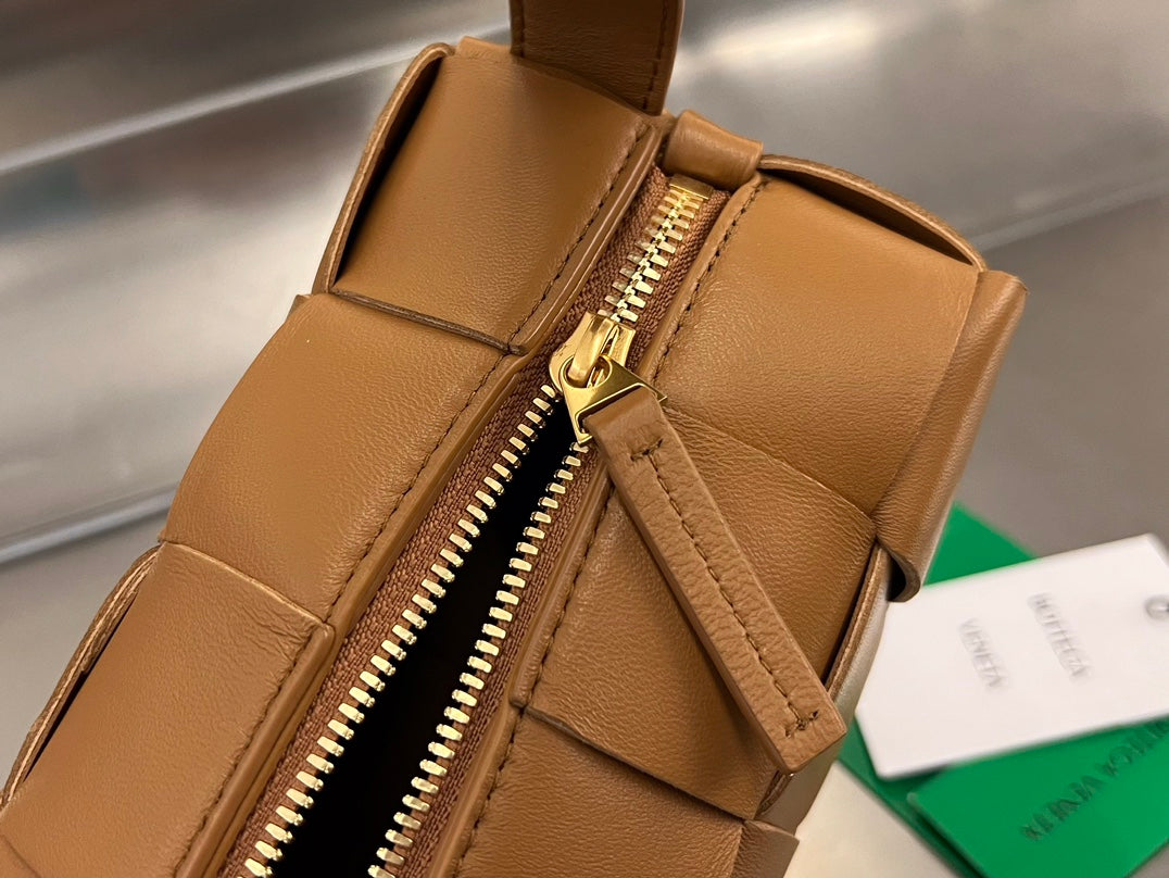 CASSETTE BRICK 28 EN CUIR DE VEAU BRUN BRONZE