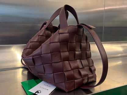 SAC À BANDOULIÈRE MOYEN 28 EN CUIR D'AGNEAU MARRON CHOCOLAT