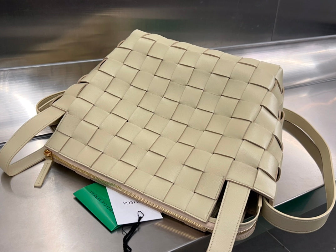 SAC CASSETTE MEDIUM 28 EN AGNEAU BEIGE