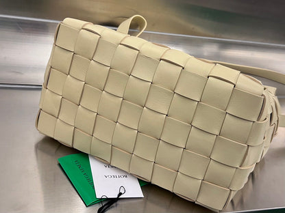 SAC CASSETTE MEDIUM 28 EN AGNEAU BEIGE