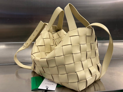 SAC CASSETTE MEDIUM 28 EN AGNEAU BEIGE