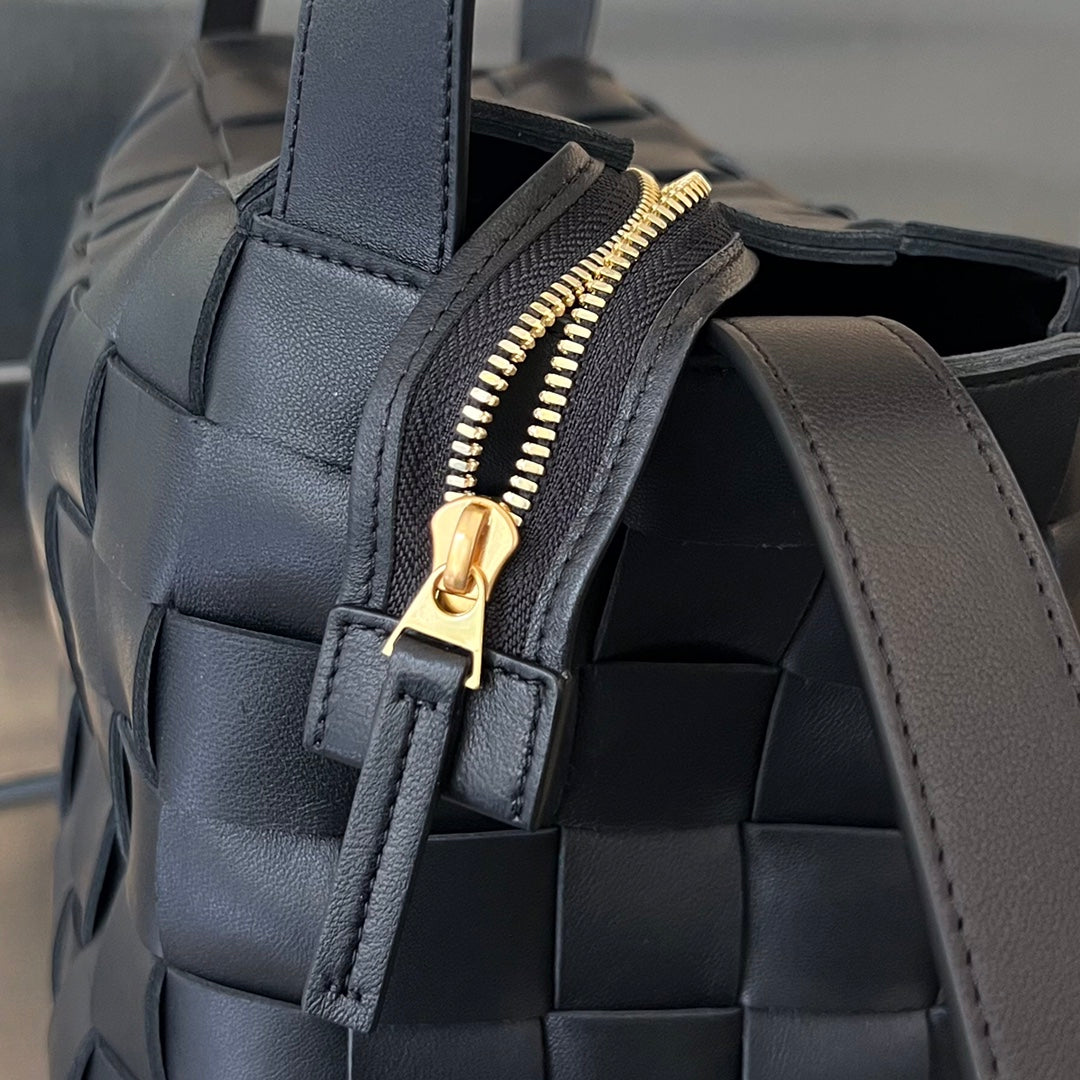 SAC CASSETTE MEDIUM 28 EN AGNEAU NOIR
