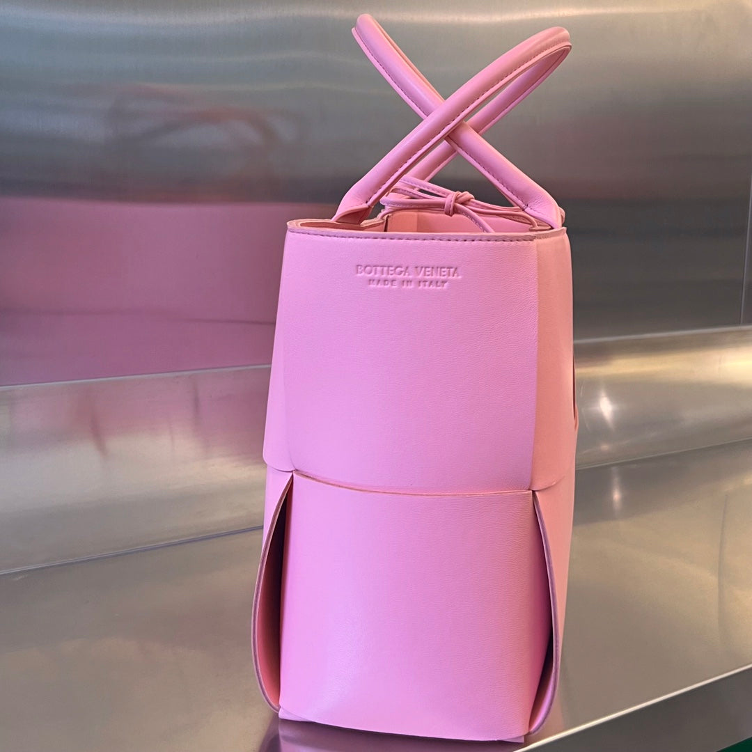 SAC CABAS ARCO 36 EN CUIR DE VEAU ROSE ÉCLATANT