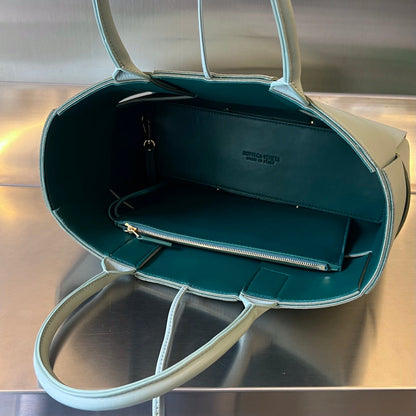 PETIT SAC TOTE ARCO 30 EN CUIR D'AGNEAU MORNING GLORY