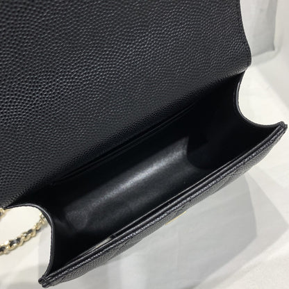 Sac à rabat 23P 15cm Caviar noir Quincaillerie dorée