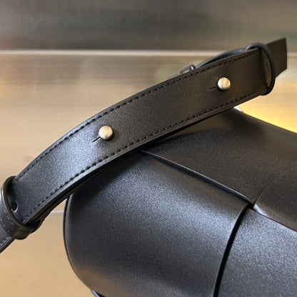 CASSETTE CYLINDRIQUE 30 EN CUIR DE VEAU NOIR
