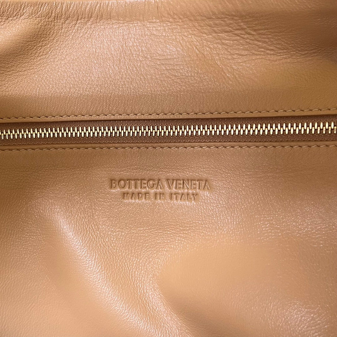 SAC SMALL JODIE 48 EN CUIR DE VEAU BRUN DORÉ