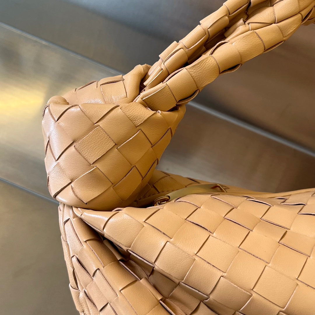 SAC SMALL JODIE 48 EN CUIR DE VEAU BRUN DORÉ