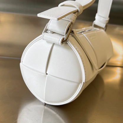 PETITE CASSETTE CYLINDRIQUE 21 EN CUIR DE VEAU BLANC