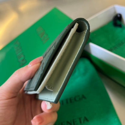 ÉTUI À CARTES EN CUIR DE VEAU INTRECCIATO BUSINESS 11 VERT ÉMERAUDE