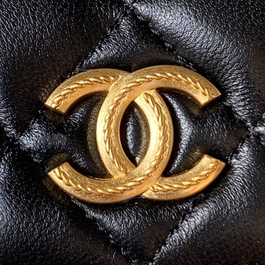 SAC CC MINI 17 EN CUIR DE VEAU NOIR, ACCESSOIRES DORÉS