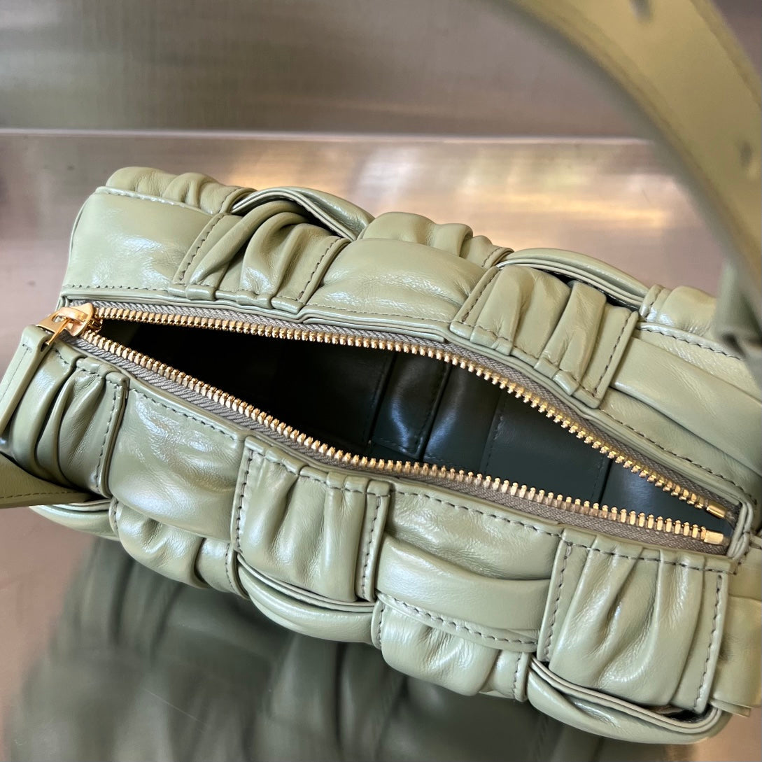 PETIT SAC CASSETTE EN CUIR D'AGNEAU SOUPLE VERT MARAIS