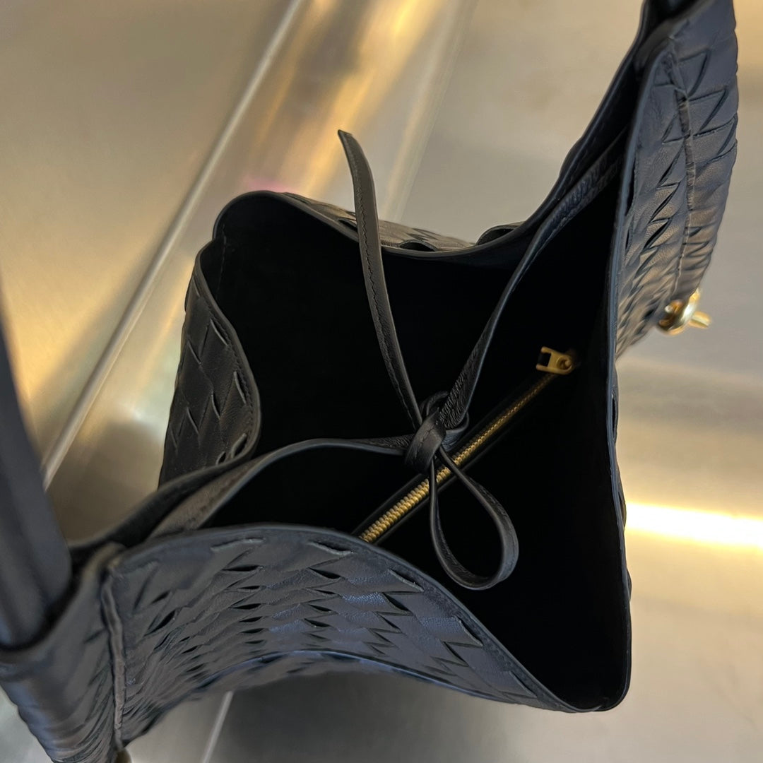SOLSTICE MOYEN 44 CUIR D'AGNEAU NOIR