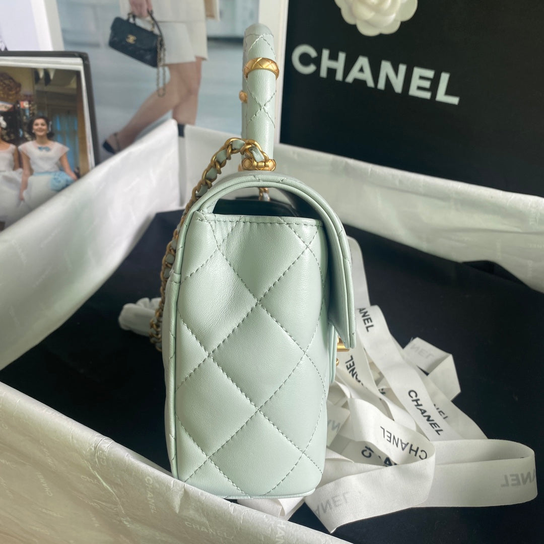 SAC CC MINI 15 EN CUIR DE VEAU BLEU CIEL AVEC ACCESSOIRES MÉTALLIQUES DORÉS