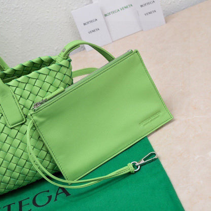 Mini Cabat 20cm Agneau Vert Finitions Dorées