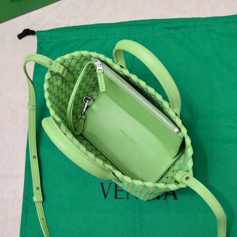 Mini Cabat 20cm Agneau Vert Finitions Dorées