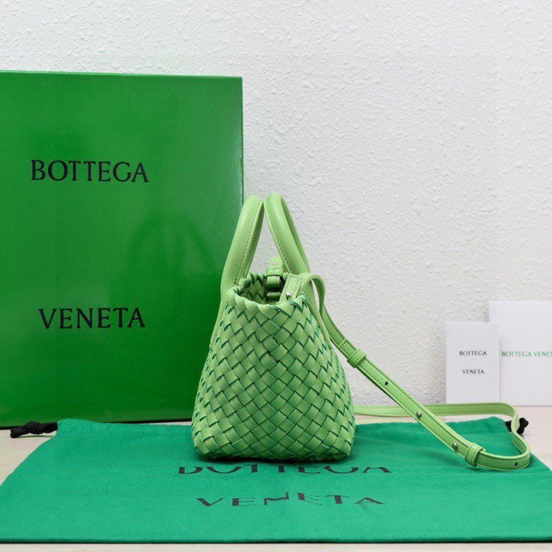 Mini Cabat 20cm Agneau Vert Finitions Dorées