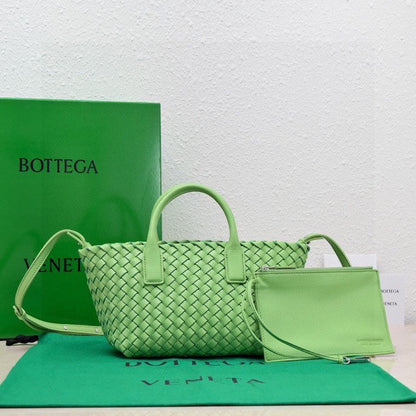 Mini Cabat 20cm Agneau Vert Finitions Dorées