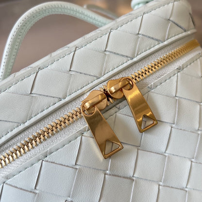 MINI VANITY CASE 18 EN AGNEAU BLANC
