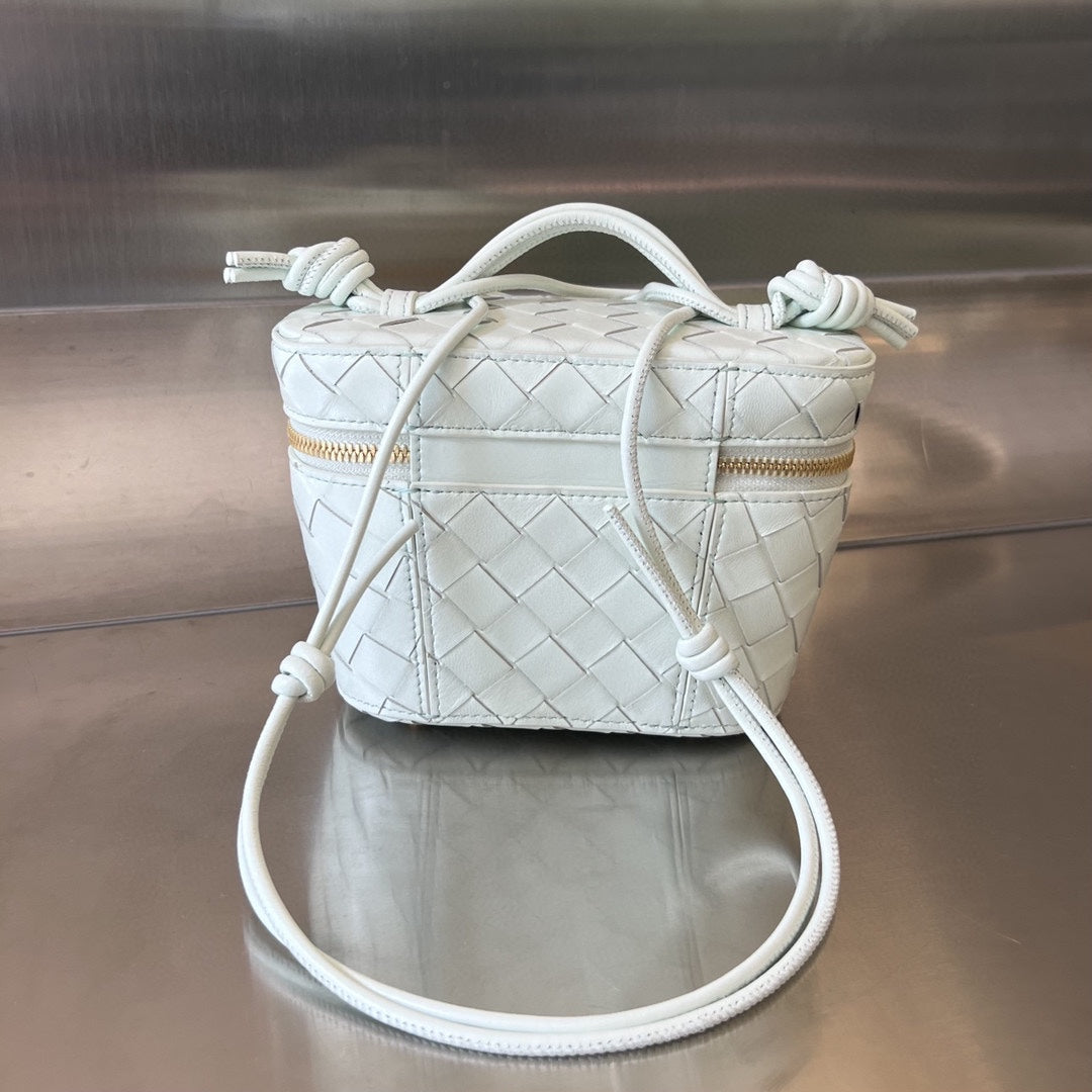 MINI VANITY CASE 18 EN AGNEAU BLANC