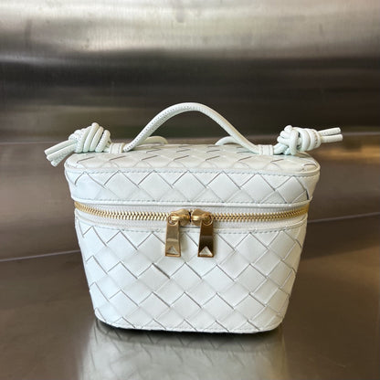 MINI VANITY CASE 18 EN AGNEAU BLANC