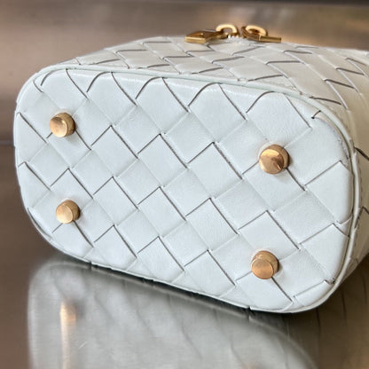 MINI VANITY CASE 18 EN AGNEAU BLANC