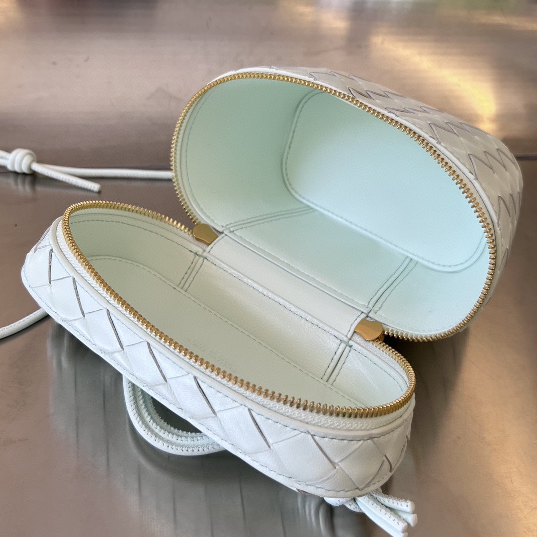 MINI VANITY CASE 18 EN AGNEAU BLANC