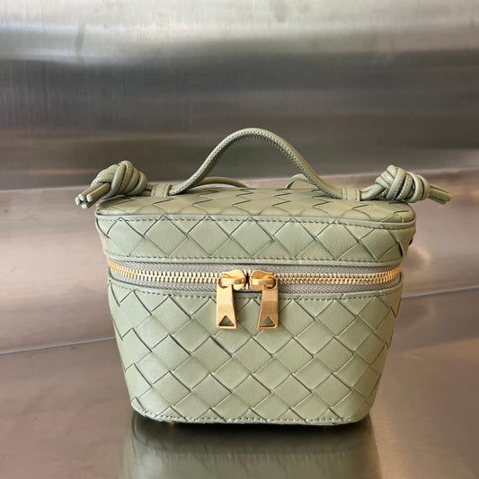 MINI VANITY CASE 18 EN CUIR D'AGNEAU VERT OLIVE
