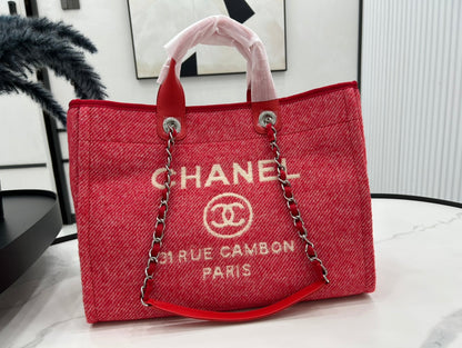 GRAND CABAS CC DEAUVILLE 38 EN TOILE ROUGE CERISE AVEC LOGO BLANC