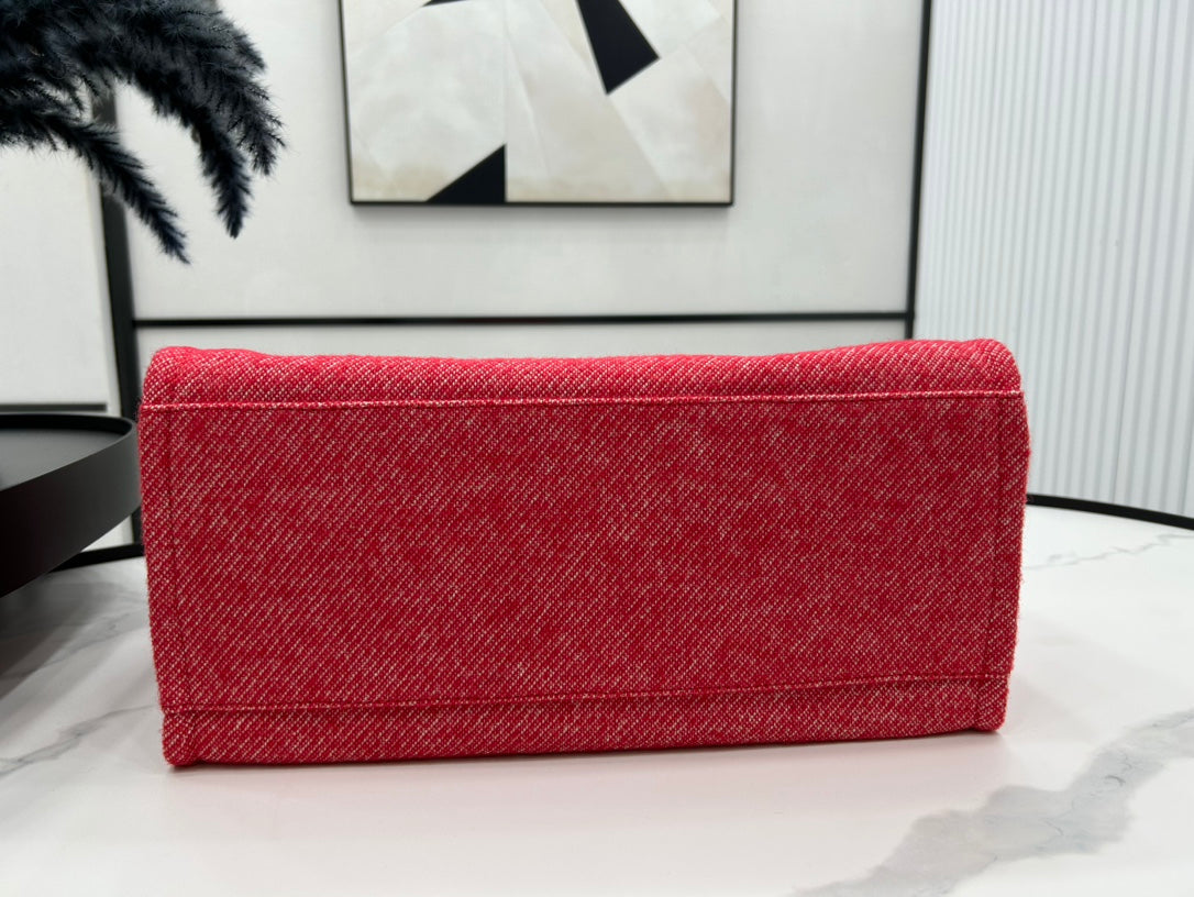 GRAND CABAS CC DEAUVILLE 38 EN TOILE ROUGE CERISE AVEC LOGO BLANC
