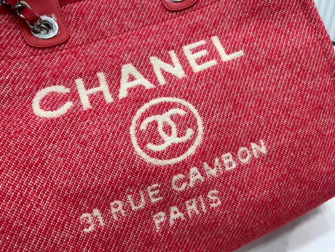 GRAND CABAS CC DEAUVILLE 38 EN TOILE ROUGE CERISE AVEC LOGO BLANC
